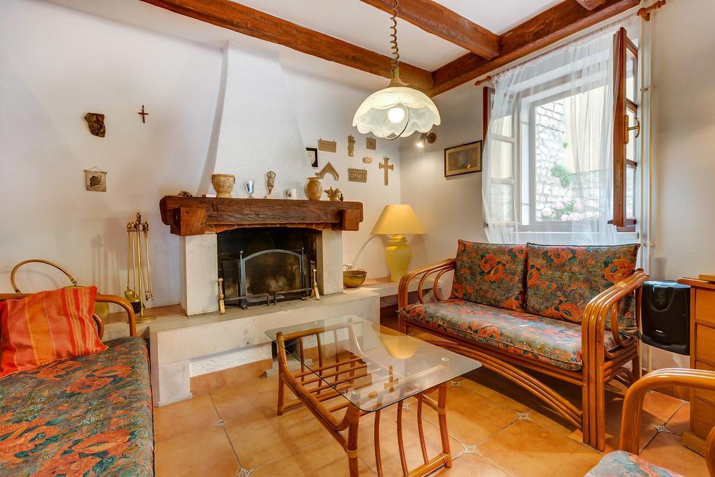 הוילה אוסור Family House Lana מראה חיצוני תמונה